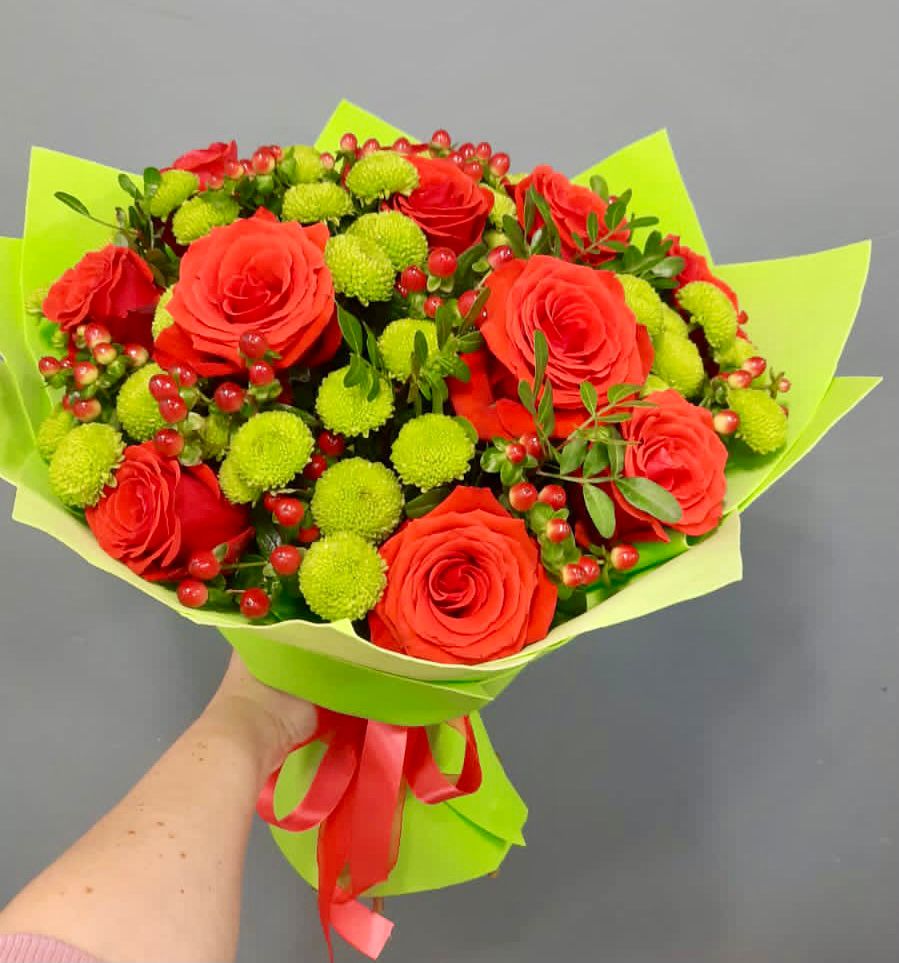 Букет цветов из: Хризантемы и Розы в Стригуны