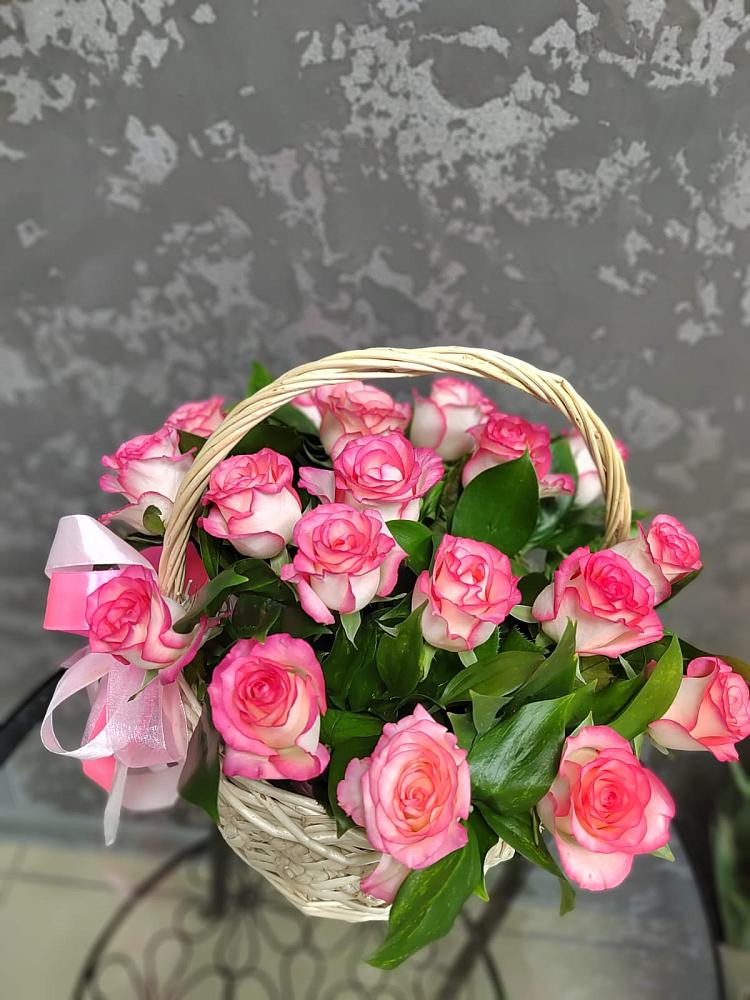 Цветочная композиция из Розы в корзине в Стригуны