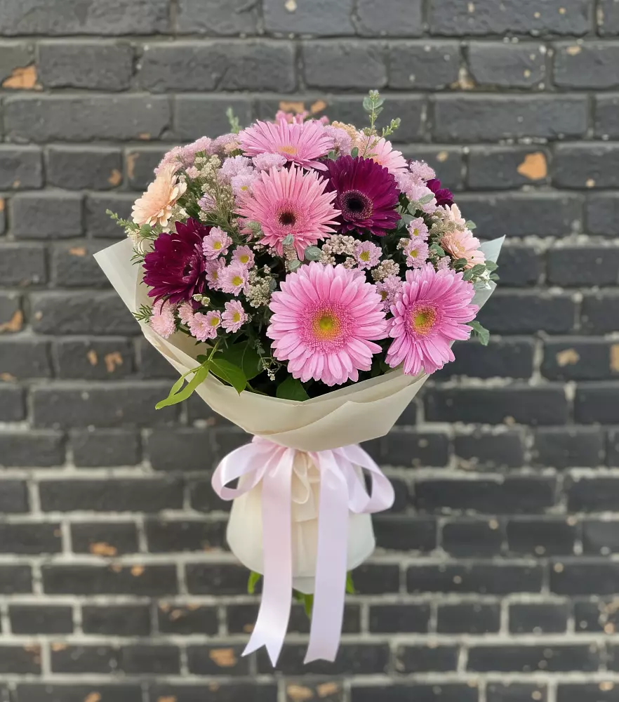 Букет цветов из: Герберы и Хризантемы в Стригуны