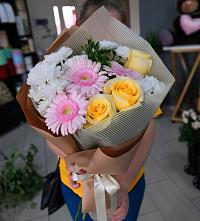 Букет цветов из:  Герберы, Розы и Хризантемы в Стригуны