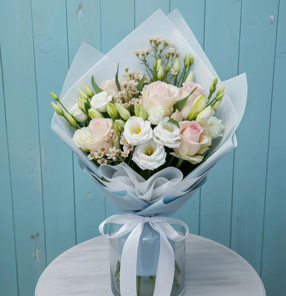 Букет цветов из: Розы и Лизиантусы в Стригуны