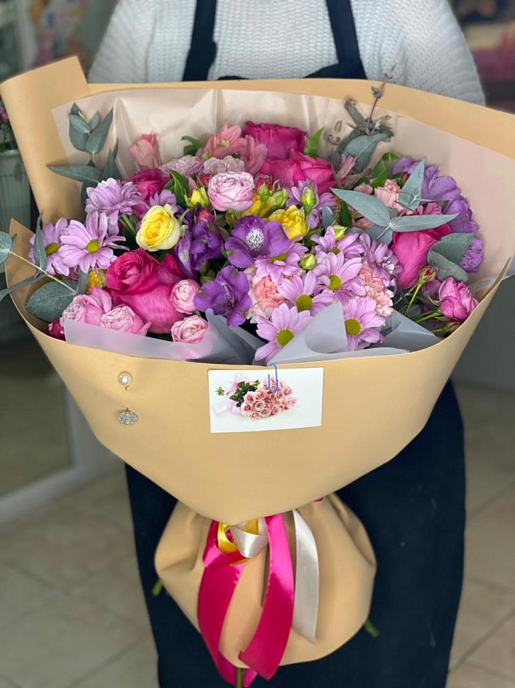 Букет цветов из: Хризантемы, Гвоздики и Альстромерии в Стригуны