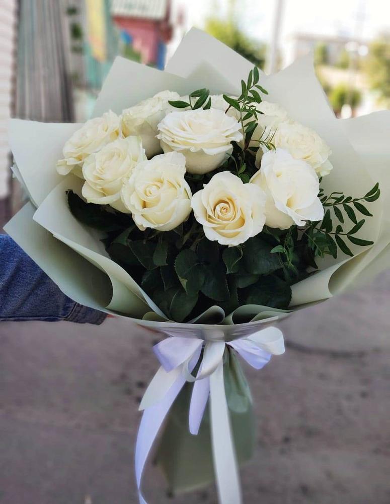 Букет Белые розы Проуд в Стригуны