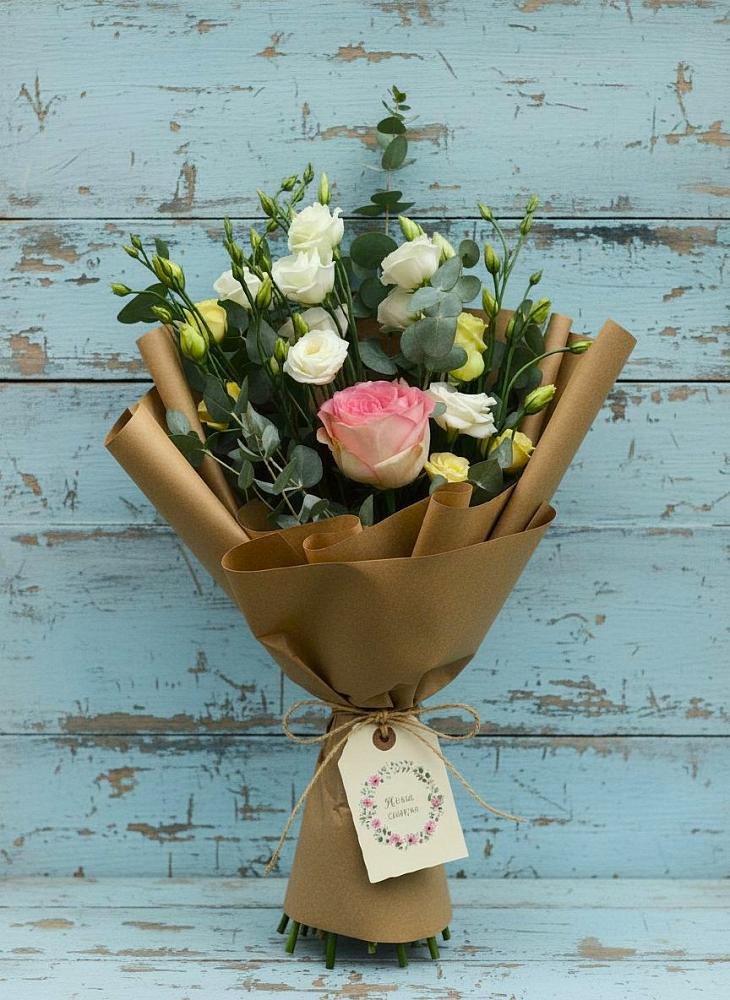 Букет цветов из: Розы и Лизиантусы в Стригуны