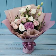 Букет цветов из:  Розы и Лизиантусы в Стригуны
