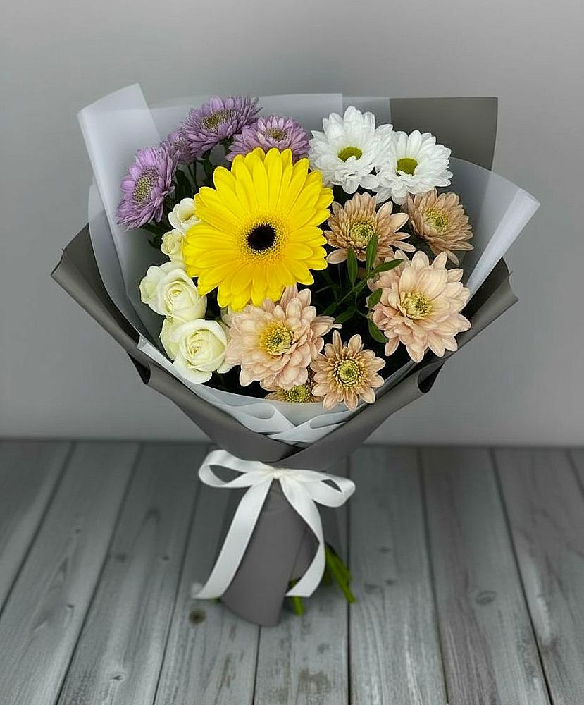 Букет цветов из: Розы, Герберы и Хризантемы в Стригуны