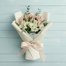 Букет цветов из:  Альстромерии в Стригуны