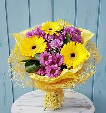 Букет цветов из:  Хризантемы и Герберы в Стригуны