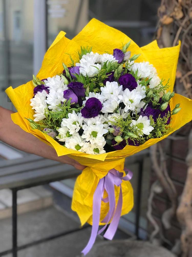 Букет цветов из: Ирисы, Хризантемы и Ромашки в Стригуны