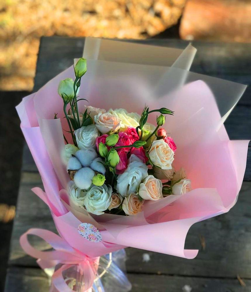 Букет цветов из: Розы и Лизиантусы в Стригуны