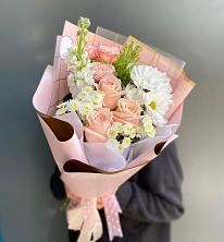 Букет цветов из:  Хризантемы и Розы в Стригуны