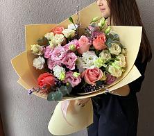 Букет цветов из:  Розы, Лизиантусы и Гвоздики #REPLACE_PRED# Стригуны