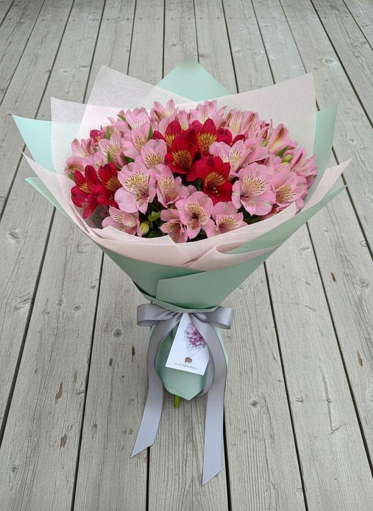 Букет цветов из: Альстромерии в Стригуны