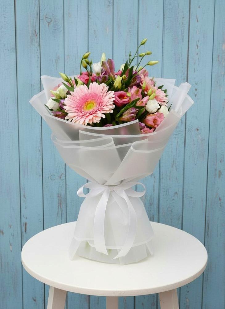 Букет цветов из: Герберы, Альстромерии и Лизиантусы в Стригуны