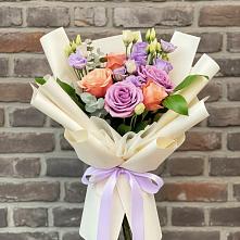 Букет цветов из:  Лизиантусы и Розы в Стригуны