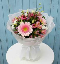 Букет цветов из:  Герберы, Альстромерии и Лизиантусы #REPLACE_PRED# Стригуны