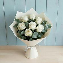 Букет Белые розы в Эвкалипте в Стригуны