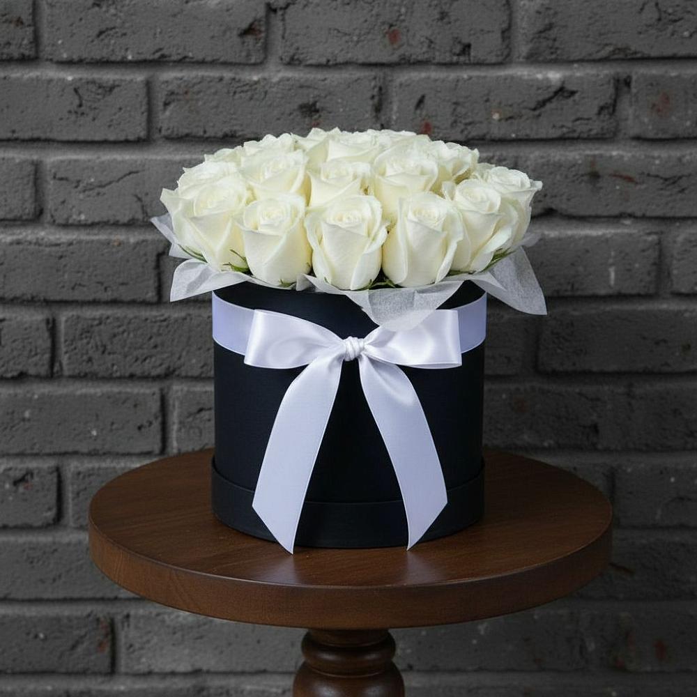 Цветочная композиция из Розы в шляпной коробке в Стригуны