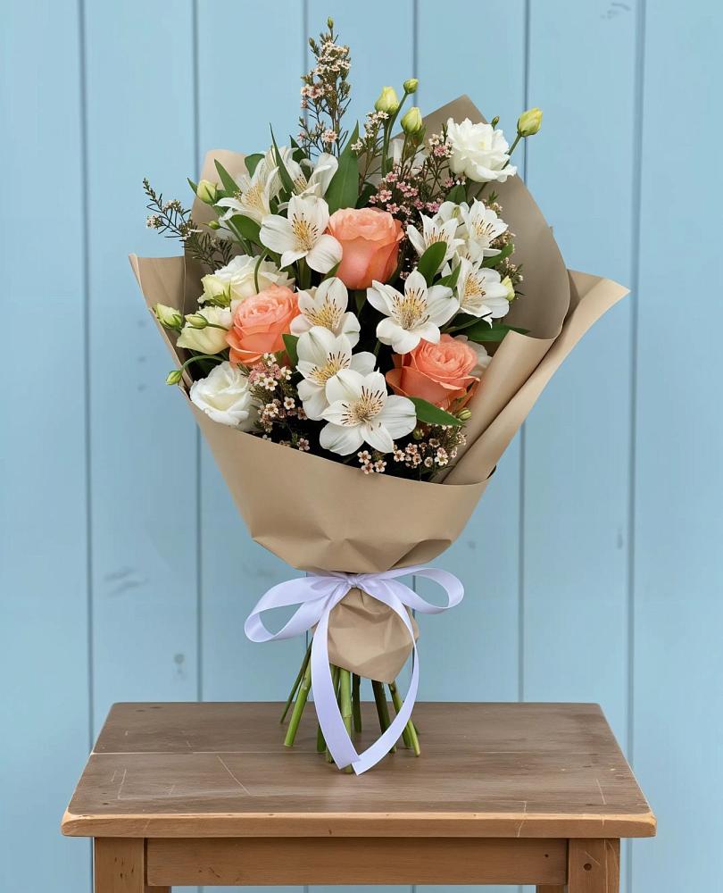 Букет цветов из: Альстромерии, Лизиантусы, Розы и Хризантемы в Стригуны