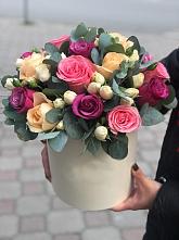 Цветочная композиция из Розы в шляпной коробке в Стригуны