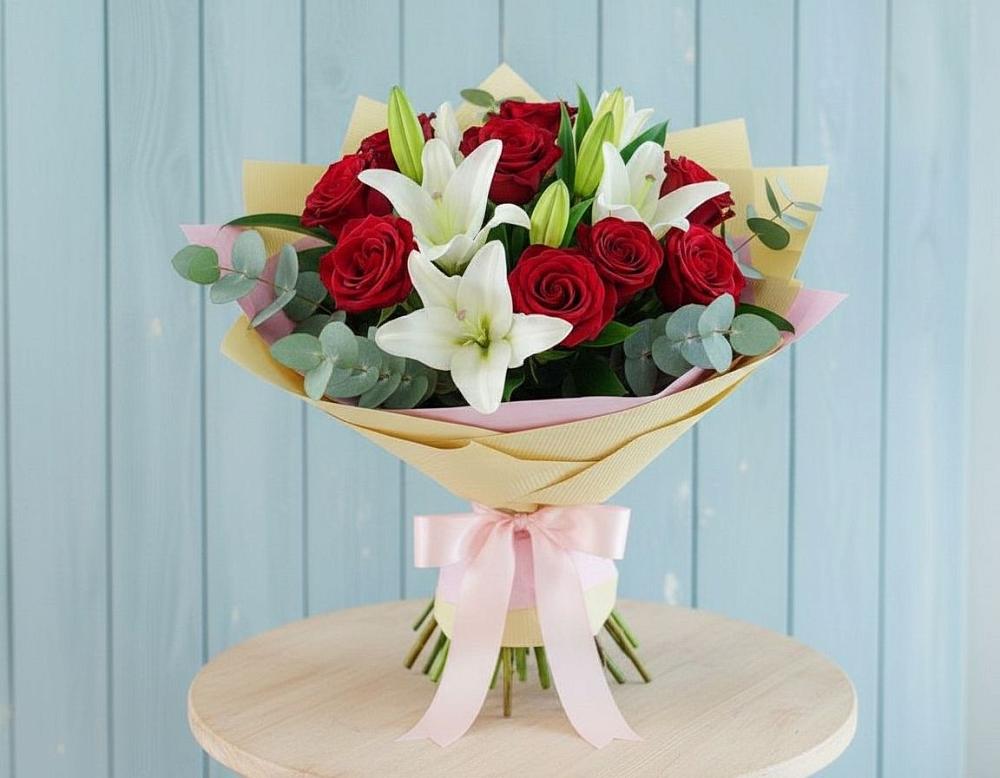 Букет цветов из: Лилии и Розы в Стригуны